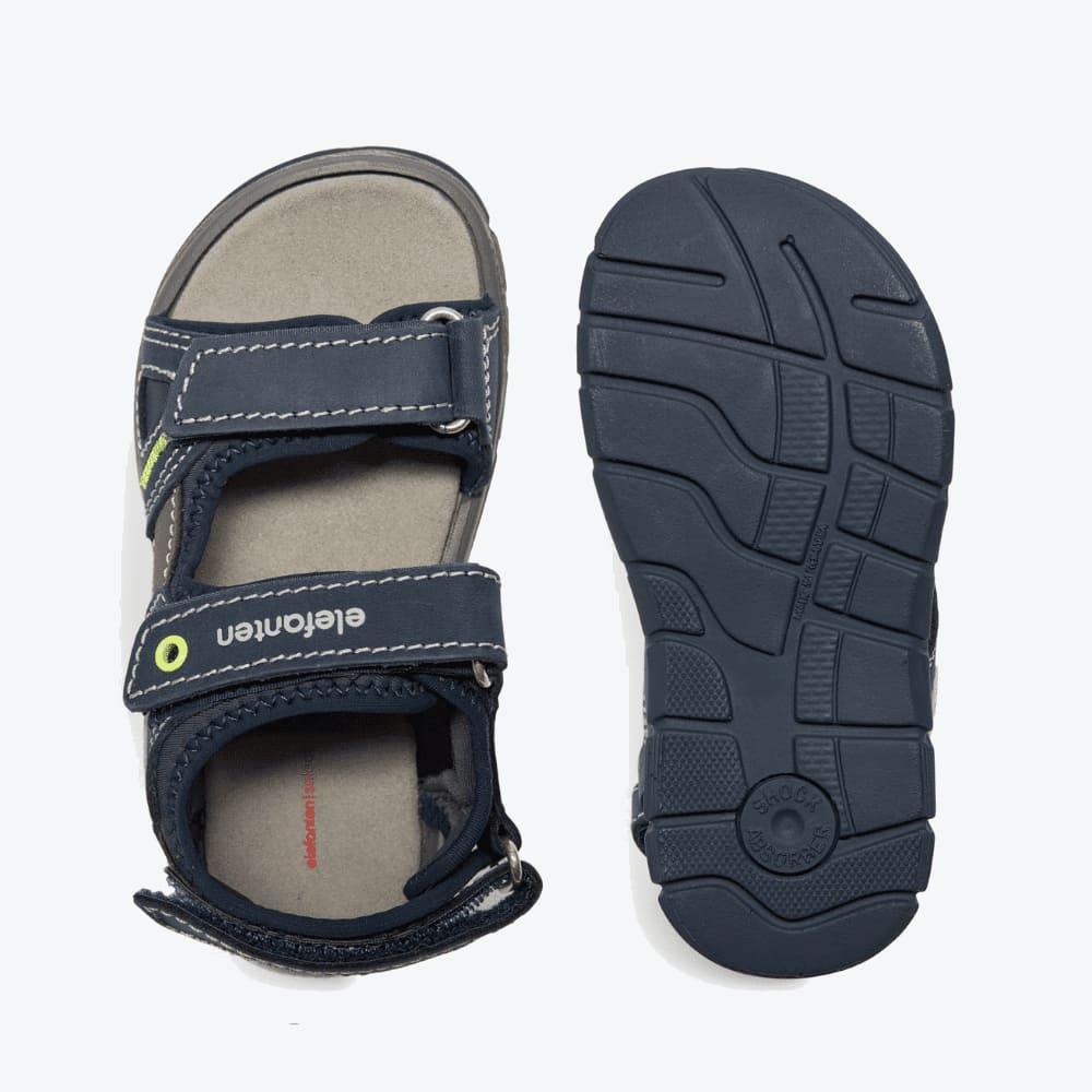 Die Sohlenansicht der Elefanten Sprinter Spider Kindersandalen in Größe 29, gehalten in der attraktiven Farbkombination Blau/Grau, bietet einen detaillierten Blick auf die robuste und flexible Laufsohle.